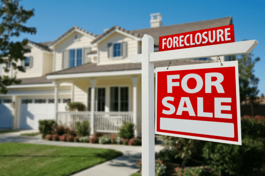 A Homeowner's Guide to Navigating Foreclosure and Selling Successfully