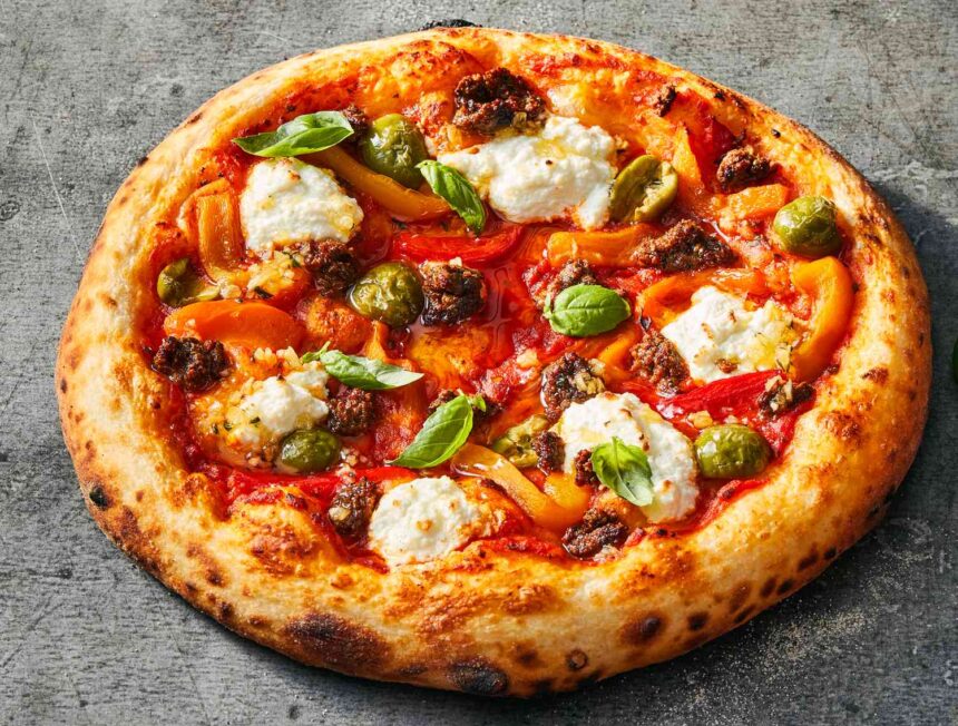 The Pizza Maker's Guide: Best Skills for Perfect Pizzas