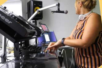 Creating an Online Radio Station: How 24/7 Music Streaming Can Expand Your Audience