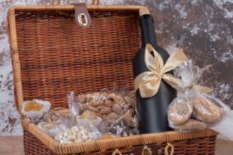 How To Make Memorable Celebrations With Gift Baskets And Food Hampers?