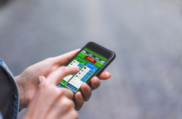 Exploring Digital Escapism Through Online Casinos’ Mobile Platforms