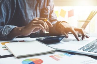 Understanding the Difference Between Inside and Outside IR35