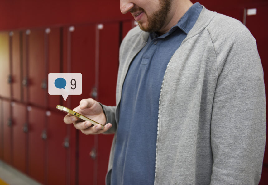 Top 8 Sites to Buy Facebook Comments Safely in 2025