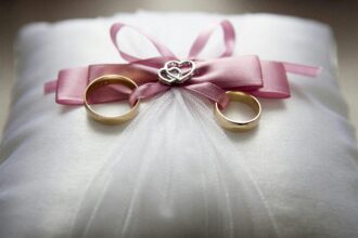 4 Ways to Personalize His and Hers Rings