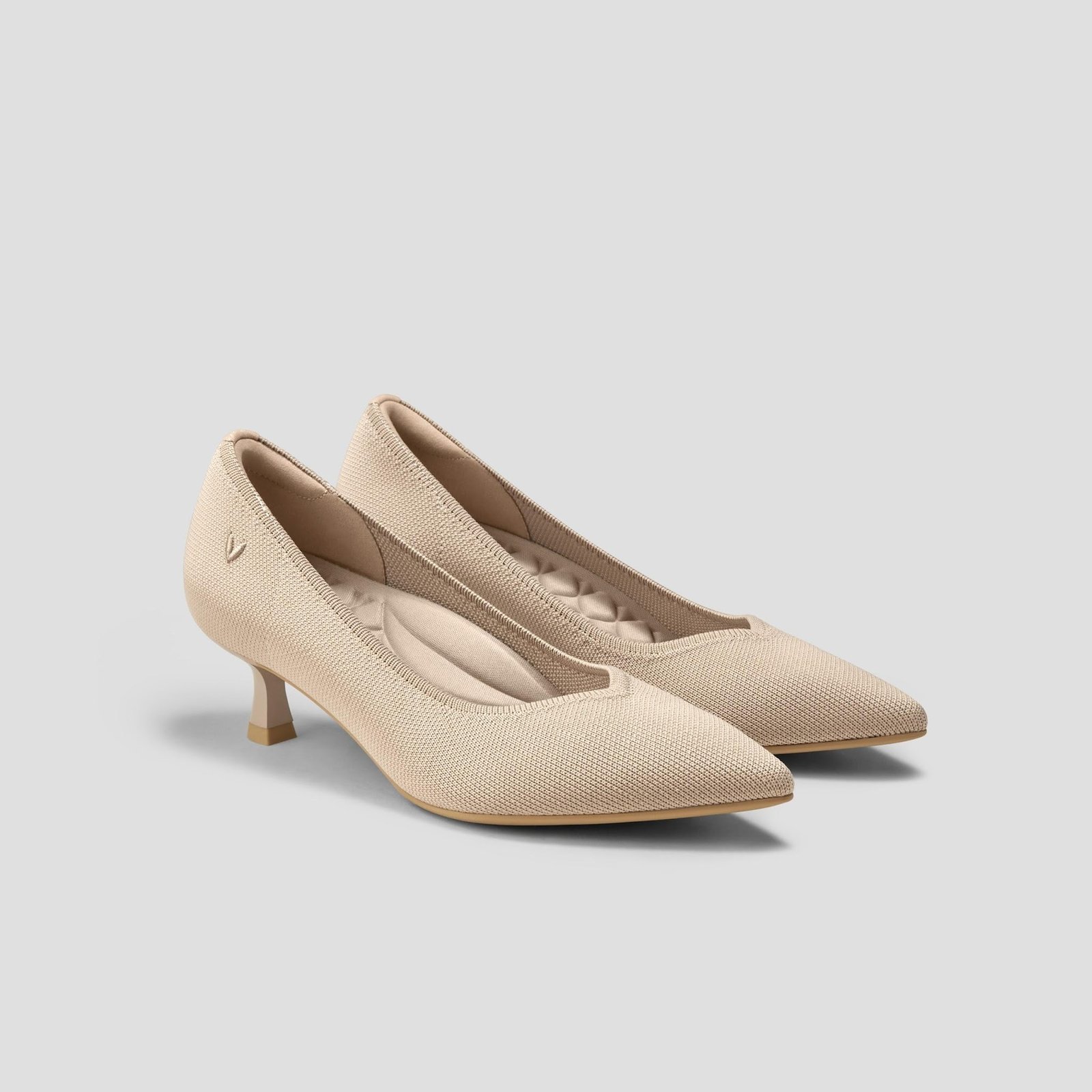Top Picks: Elegant and Classic Kitten Heel Shoes for Work 