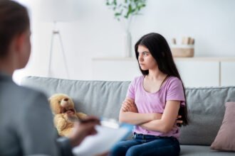 Red Flags Adult Children Shouldn’t Ignore When Parents Live Alone