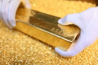 How to Build a Gold Buying Strategy From Scratch