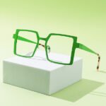 How to Choose the Perfect Green Glasses for Casual Wear