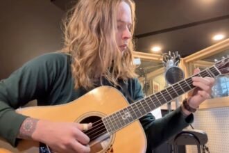 billy strings net worth